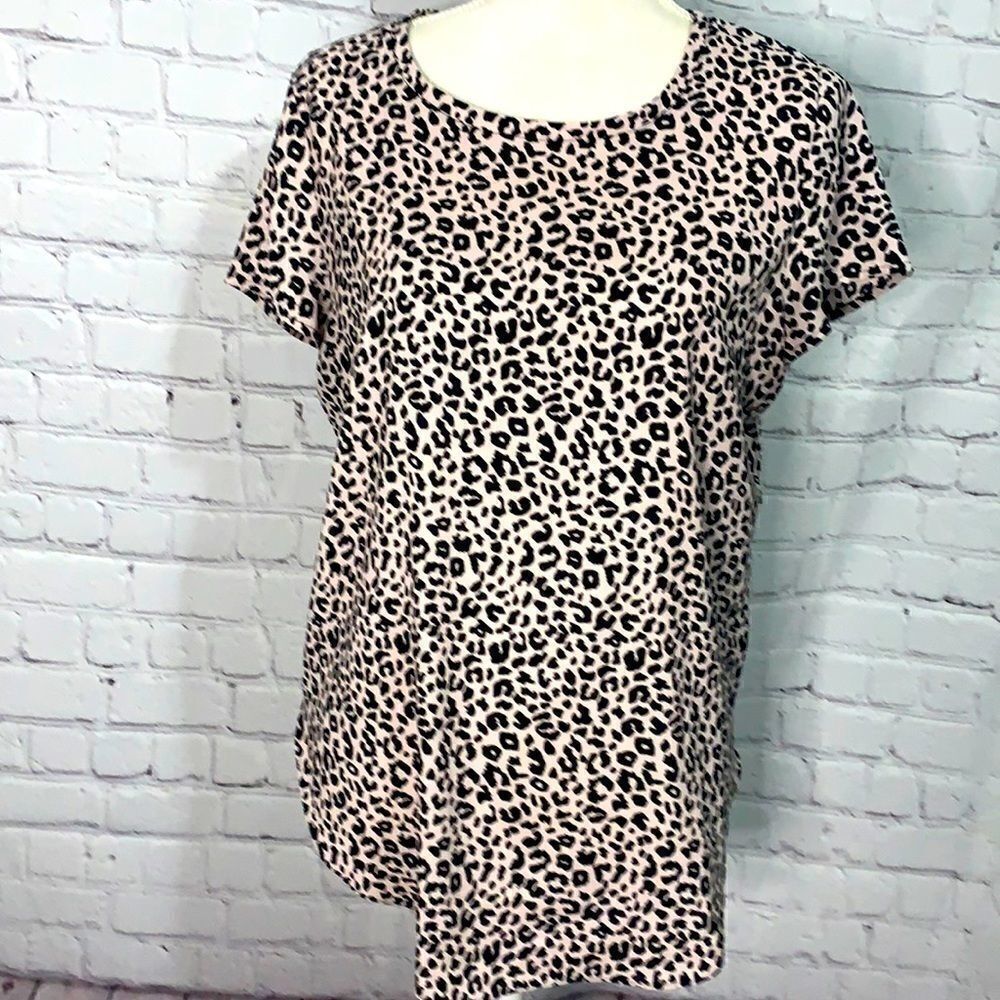 EUC Ann Taylor Cheetah Print Blouse - Size Med
